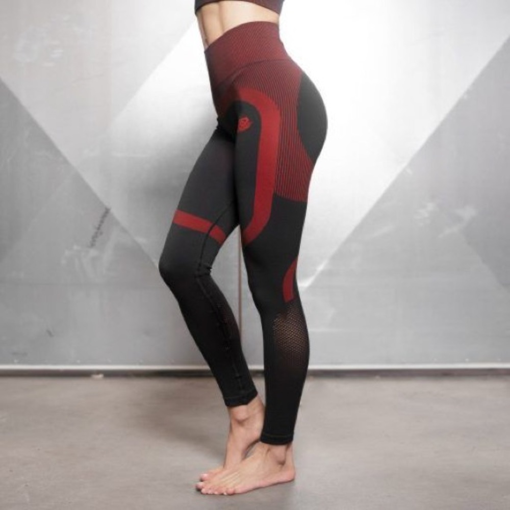 Listing for S. Dearborn. Body engineers Seamless High Waist Legging Black & Red